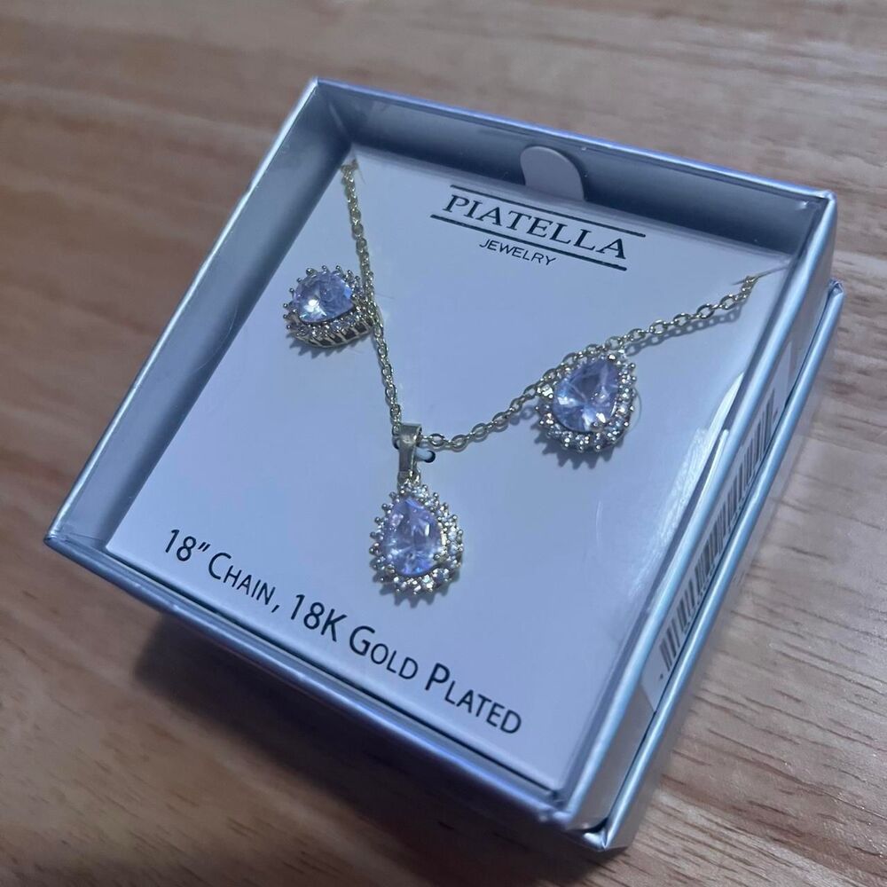 18kt Gold Necklace and Earrings Gift Set